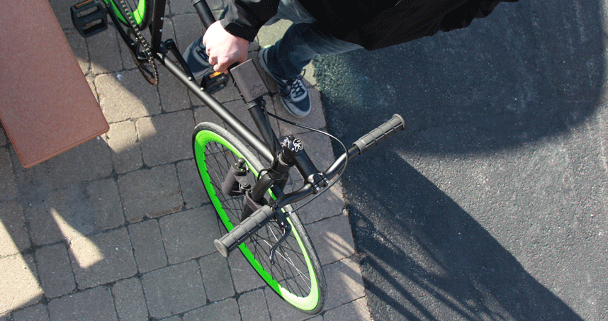 Cyclists can mount PedalCell's power source to the bicycle’s front fork, which can power smart bicycle features.